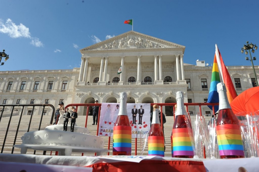 Iniciativas e legislação sobre as questões LGBT