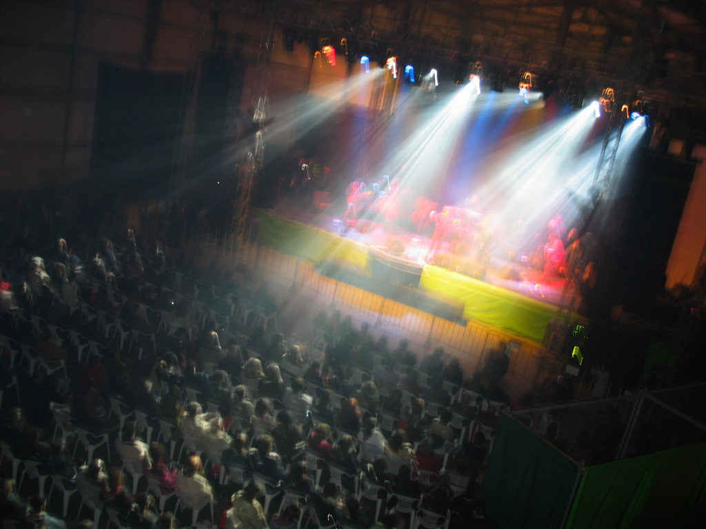 Bloco celebra 30 anos da revolução em festa que junta milhares de pessoas no porto de Lisboa