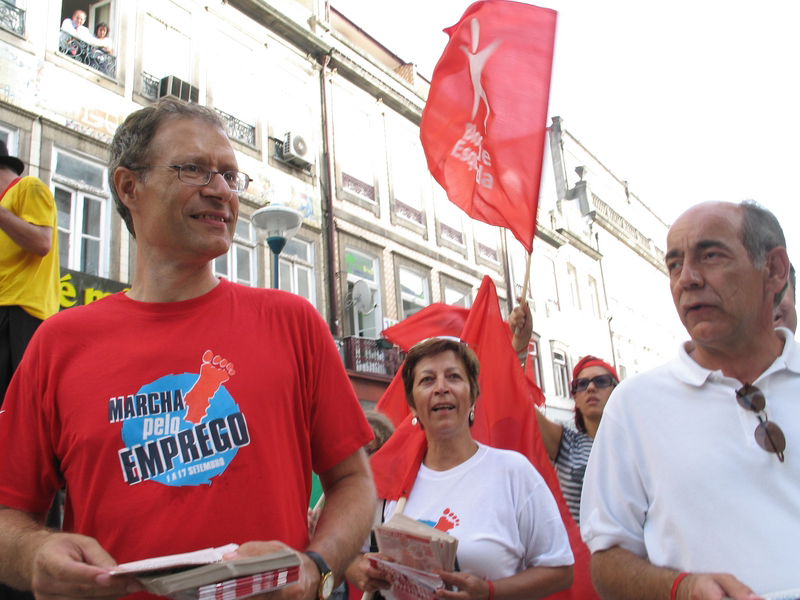 A Marcha pelo Emprego percorre o país durante 17 dias para contactar trabalhadores e exigir a redução do horário de trabalho e a proibição de despedimentos em empresas com lucros.