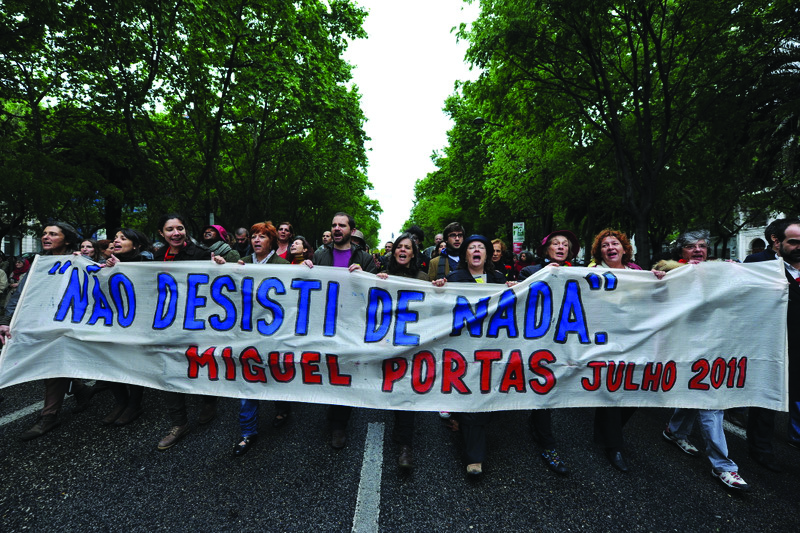 Na manifestação do 25 de abril, é recordado Miguel Portas, falecido dias antes.