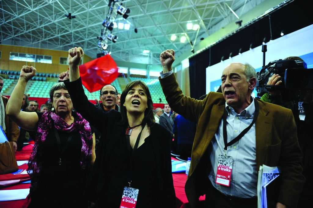 Realiza-se a VII Convenção do Bloco, que aprova um modelo de coordenação paritária, que caberá a João Semedo e Catarina Martins