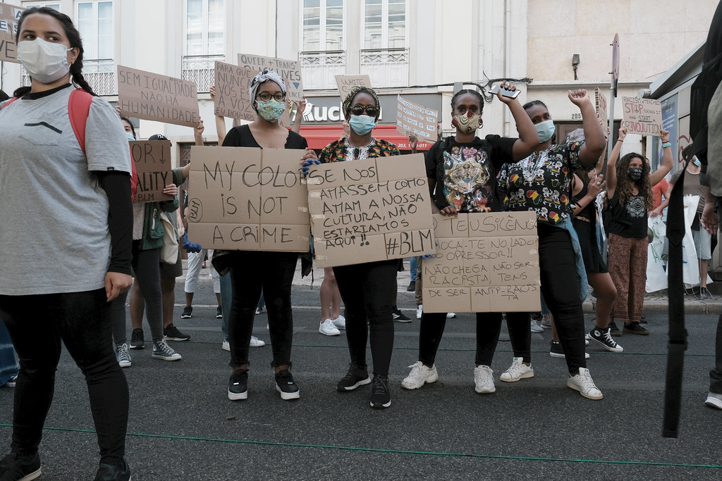 “Black lives matter”: a luta antirracista sai à rua contra os assassinatos de Bruno Candé e George Floyd. 