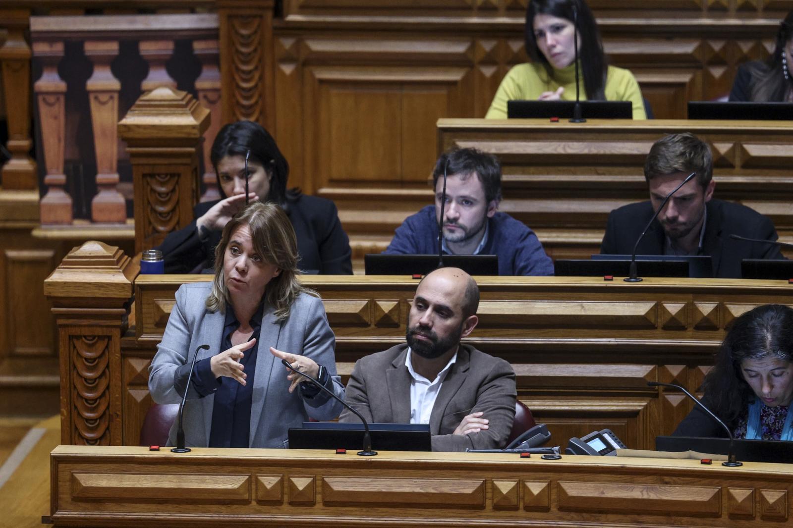 António Costa recusa medidas para recuperar o SNS