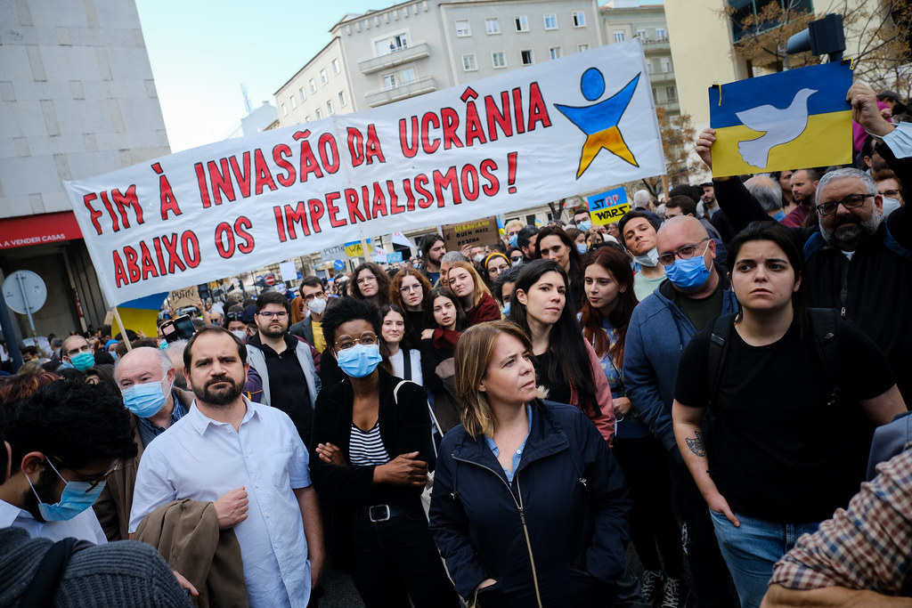 Nos dias seguintes à invasão, multiplicam-se em todo o mundo as manifestações de solidariedade com a Ucrânia