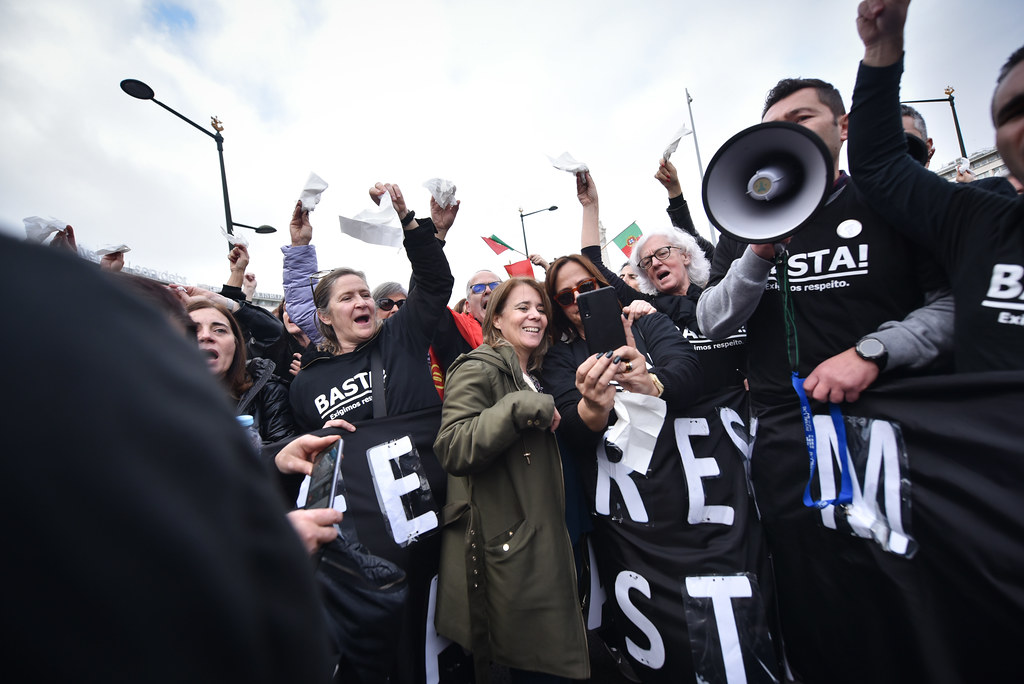 Professores voltam a sair à rua pela recuperação do tempo de serviço, nas maiores manifestações desde 2008