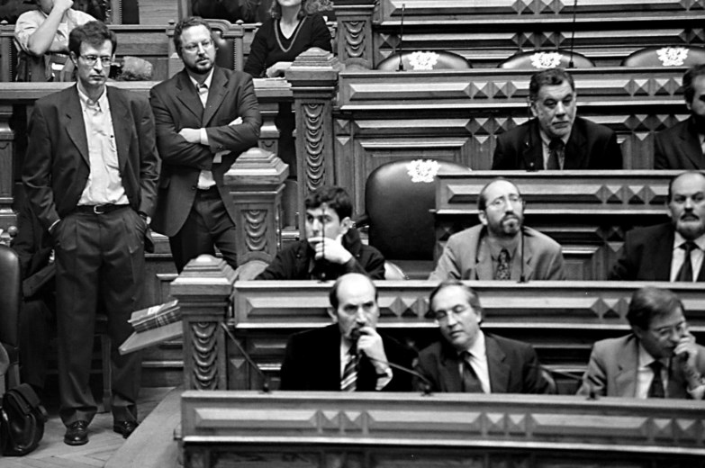 Luís Fazenda e Francisco Louçã recusam lugares nas filas secundárias do Parlamento 